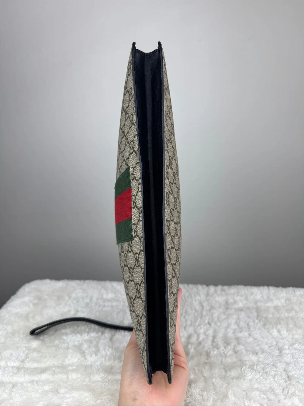 Gucci Wristlet clutch Beige GG Supreme Canvas Pouch with Red & Green Web